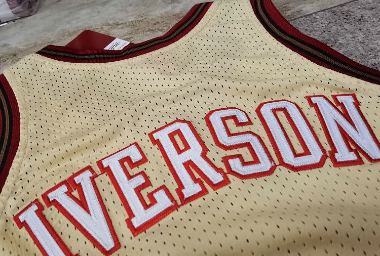 Allen Iverson Philadelphia 76ers 3 gold MN