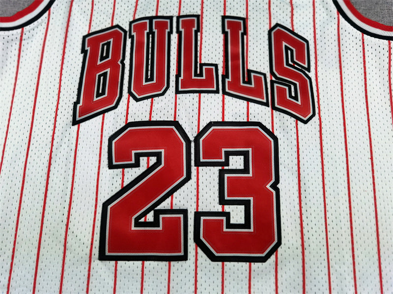 Chicago Bulls Michael Jordan #23 1995-96 Throwback �C Embroidered