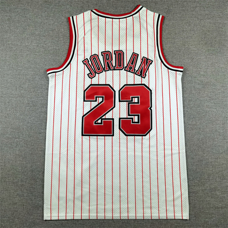 Chicago Bulls Michael Jordan #23 1995-96 Throwback �C Embroidered